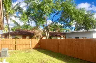 823-825 NW 9th St, Hallandale Beach, FL 33009 - Photo 15