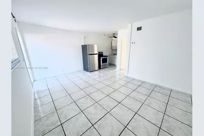 823-825 NW 9th St, Hallandale Beach, FL 33009 - Photo 5
