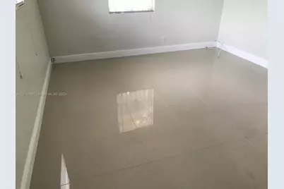 823-825 NW 9th St, Hallandale Beach, FL 33009 - Photo 17