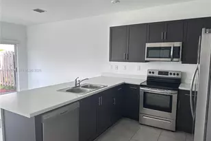 1884 SE 27th Rd, Homestead, FL 33035 - Photo 9