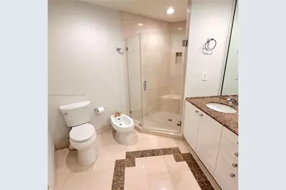 300 S Pointe Dr #704, Miami Beach, FL 33139 - Photo 9