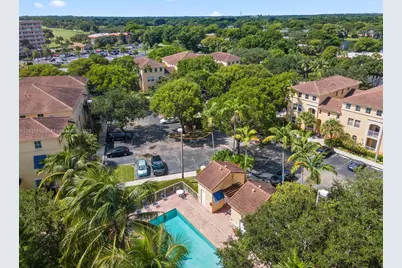 160 Jacaranda Country Club Dr #201, Plantation, FL 33324 - Photo 23