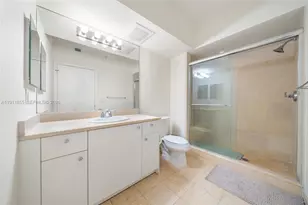 19900 E Country Club Dr, Aventura, FL 33180 - Photo 23