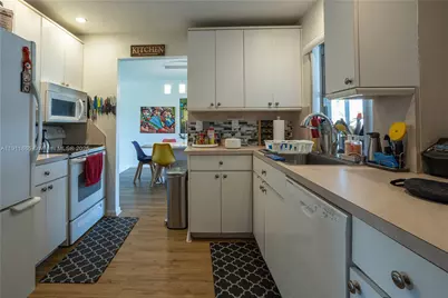 7940 NW 9th St, Margate, FL 33063 - Photo 9