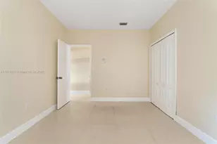 8761 NW 142nd St, Miami Lakes, FL 33018 - Photo 25