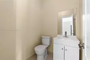 8761 NW 142nd St, Miami Lakes, FL 33018 - Photo 29