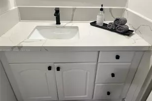 100 Lincoln Rd, Miami Beach, FL 33139 - Photo 29