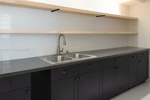 910 Bay Dr, Miami Beach, FL 33141 - Photo 5