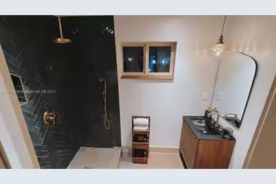 481 NE 29th St #701, Miami, FL 33137 - Photo 17