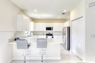 10583 W 35th Way, Hialeah, FL 33018 - Photo 29