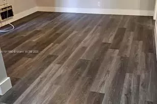 161 NW 40th St, Oakland Park, FL 33309 - Photo 9