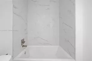 101 Diplomat Pkwy, Hallandale Beach, FL 33009 - Photo 27