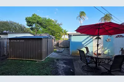 2933 NE 12th Ter, Pompano Beach, FL 33064 - Photo 17