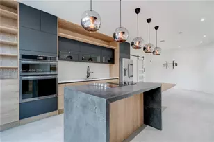 11583 NW 69th Terrace, Doral, FL 33178 - Photo 5