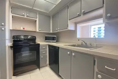 430 Golden Isles Dr #701, Hallandale Beach, FL 33009 - Photo 3