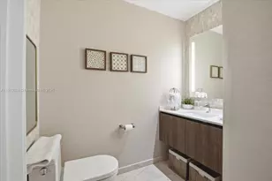 88 SW 7th St, Miami, FL 33130 - Photo 25