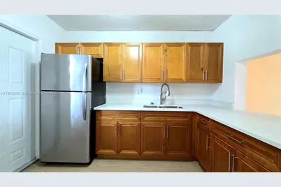 18900 NE 3rd Ct #520, Miami, FL 33179 - Photo 5