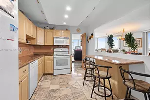 7135 Collins Ave, Miami Beach, FL 33141 - Photo 9
