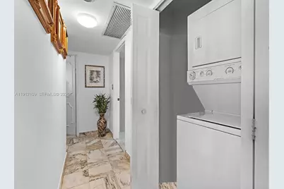 7135 Collins Ave #1425, Miami Beach, FL 33141 - Photo 7