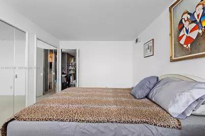 7135 Collins Ave #1425, Miami Beach, FL 33141 - Photo 19