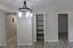 4721 NW 7th St, Miami, FL 33126 - Photo 11