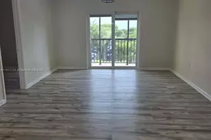 4721 NW 7th St, Miami, FL 33126 - Photo 13
