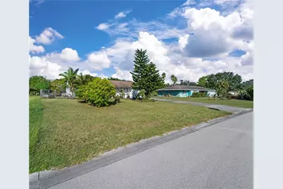 4056 S Edgewater Circle, Other City - In The State Of Florida, FL 33935 - Photo 1