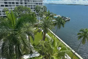 1541 Brickell Ave, Miami, FL 33129 - Photo 17