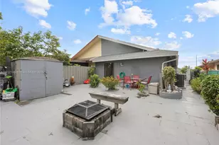 1221 SW 75th Ave, North Lauderdale, FL 33068 - Photo 19