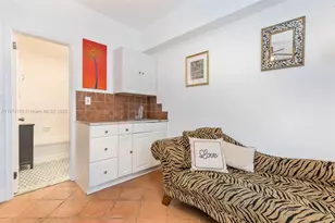 255 W 24th St, Miami Beach, FL 33140 - Photo 13