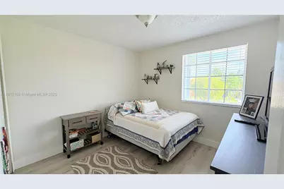 1002 NW 182nd Way, Pembroke Pines, FL 33029 - Photo 33