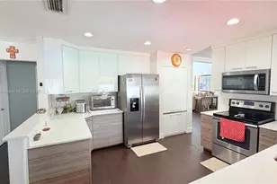 1002 NW 182nd Way, Pembroke Pines, FL 33029 - Photo 17