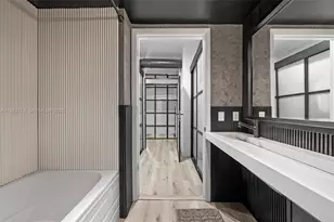 690 SW 1st Ct, Miami, FL 33130 - Photo 21