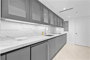 5500 Collins Ave, Miami Beach, FL 33140 - Photo 21