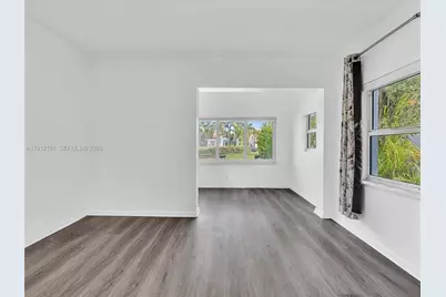 9324 Byron Ave, Surfside, FL 33154 - Photo 17