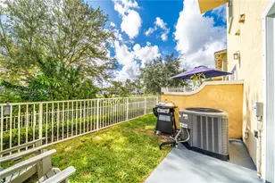 2040 NE 167th St, North Miami Beach, FL 33162 - Photo 29