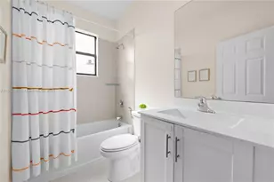 11006 W 32nd Ln, Hialeah, FL 33018 - Photo 17