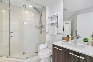 45 SW 9th St, Miami, FL 33130 - Photo 21