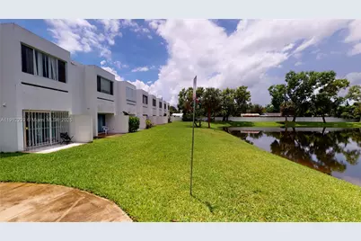 5130 Elmhurst Rd #H, West Palm Beach, FL 33417 - Photo 3