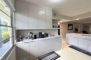 900 SW 128th Ave, Pembroke Pines, FL 33027 - Photo 11