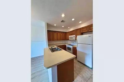 63 SE 3rd Ave #2, Hallandale Beach, FL 33009 - Photo 7