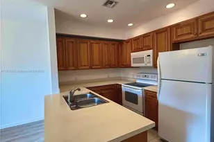 63 SE 3rd Ave, Hallandale Beach, FL 33009 - Photo 7