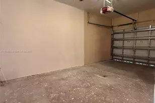 63 SE 3rd Ave, Hallandale Beach, FL 33009 - Photo 29