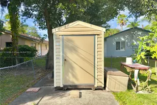 6137 Garfield St, Hollywood, FL 33024 - Photo 13