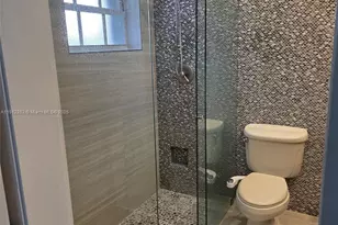 8090 W 18th Ct, Hialeah, FL 33014 - Photo 9