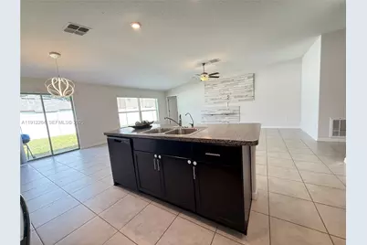 39889 Harmon Grove Ct, Zephyrhills, FL 33540 - Photo 7