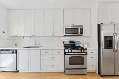 7440 Byron Ave #1B, Miami Beach, FL 33141 - Photo 9