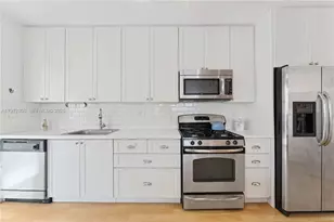 7440 Byron Ave, Miami Beach, FL 33141 - Photo 9