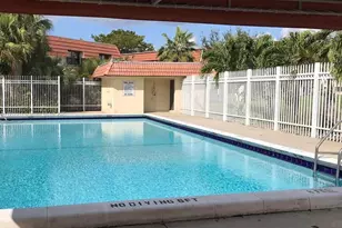 10070 NW 6th St, Pembroke Pines, FL 33024 - Photo 7
