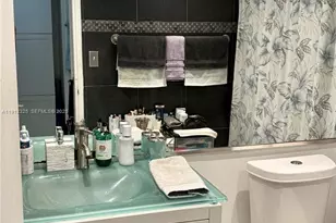 5700 Collins Ave, Miami Beach, FL 33140 - Photo 21